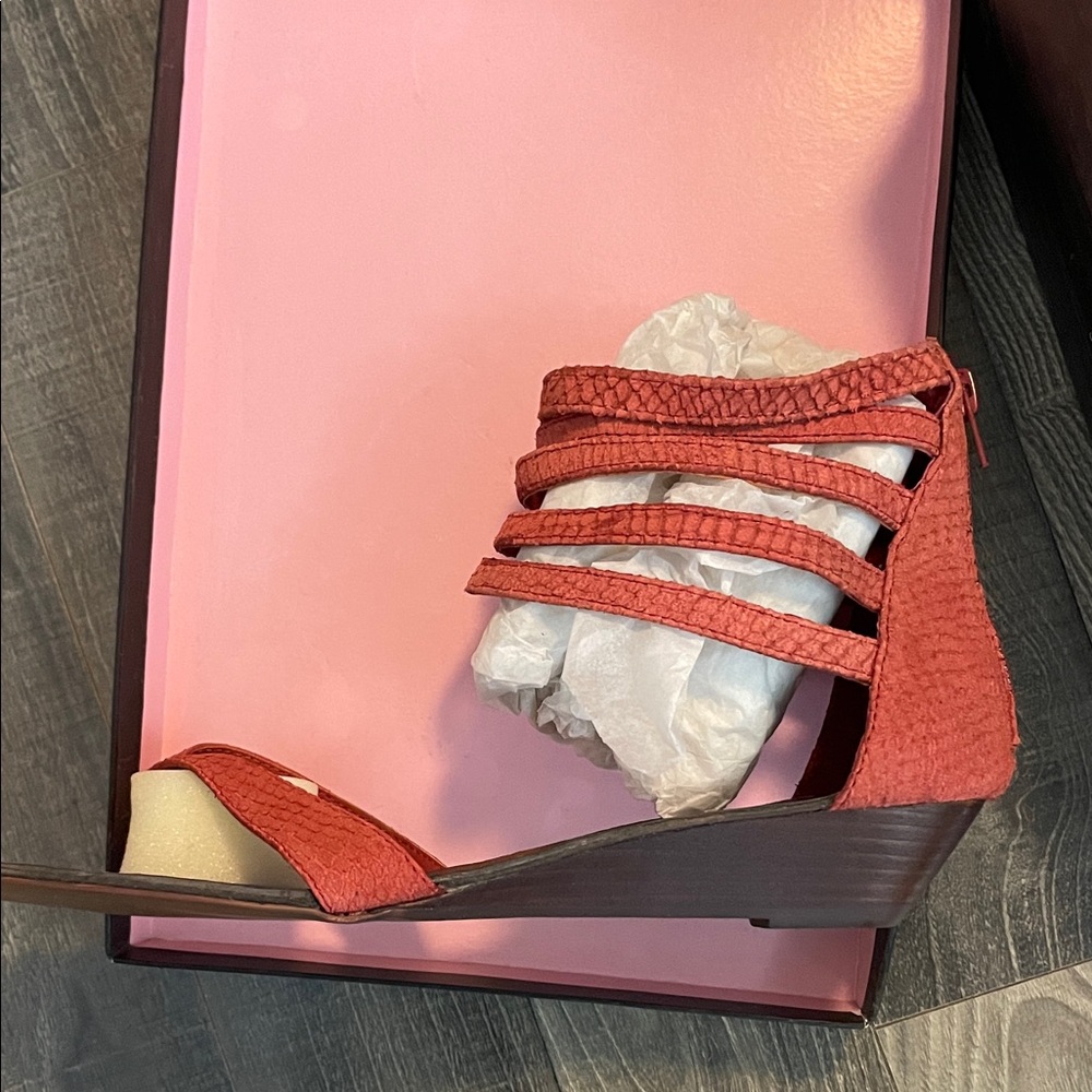 Steve Madden Coral Strappy Wedges